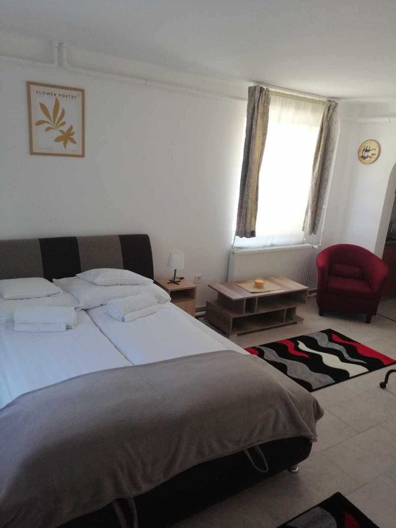 Blueline Motel Jászberény Екстериор снимка